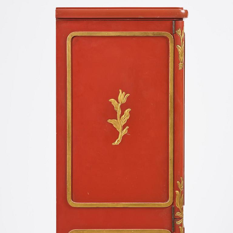 Carl Malmsten, a Swedish Grace showcase cabinet, cabinetmaker Albin Johansson, Stockholm, for Villa Kvikkjokk, 1928.