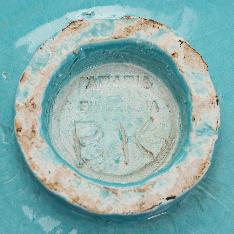 Birger Kaipiainen, a stoneware decorative dish, signed Arabia Suomi Finland BK.