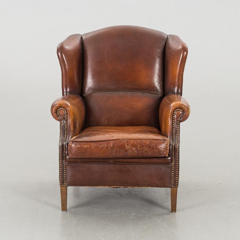 ÖRONLAPPSFÅTÖLJ, 1900-talets andra hälft.