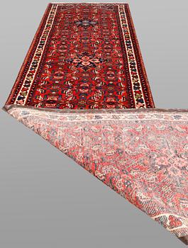 Gallerimatta, Hamadan, ca 526 x 104 cm.