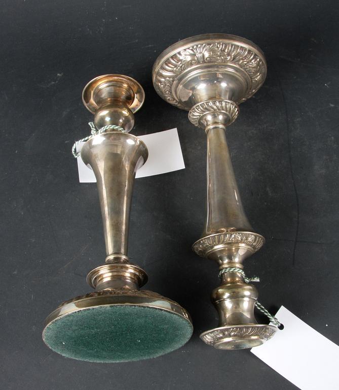 LJUSSTAKAR, ett par, silver, London, England.