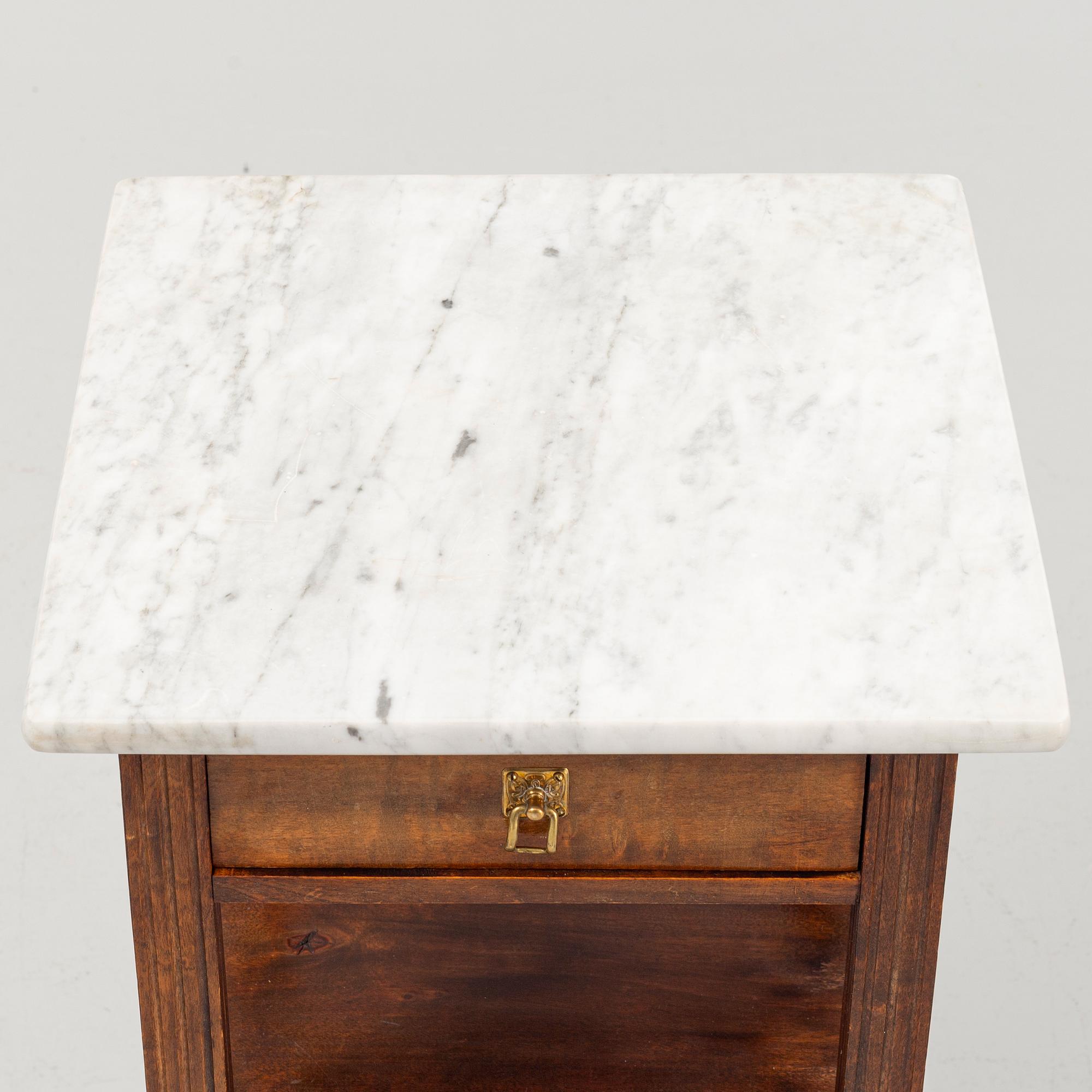 Sängbord, tidigt 1900-tal.