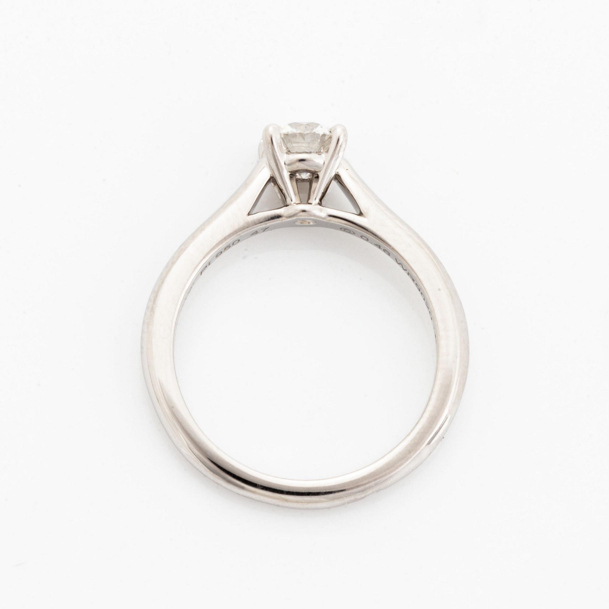 Cartier 0,46 ct brilliant-cut diamond ring.