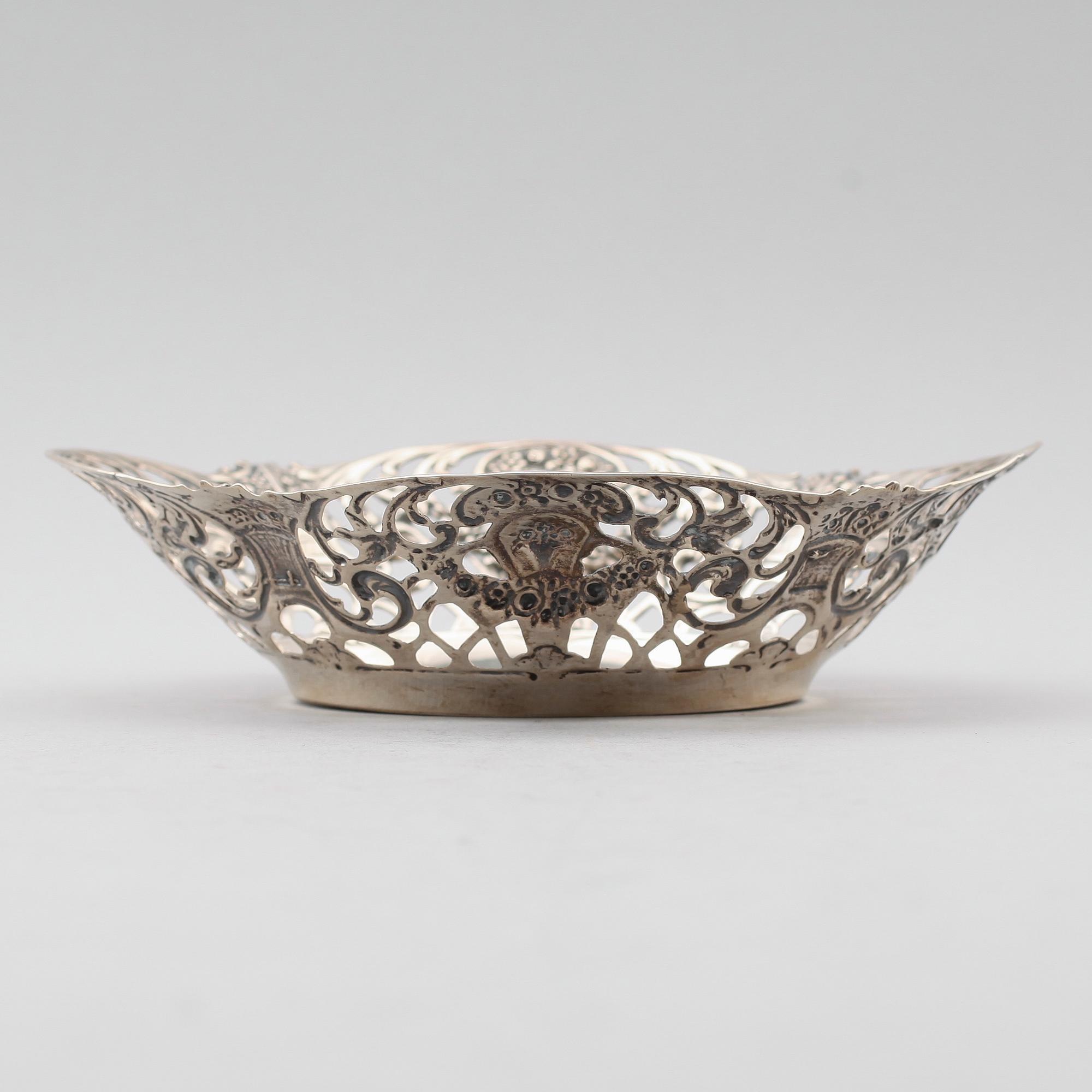 SKÅL, silver, svenska importstämplar, 1900-talets första hälft. Vikt ca 114 g.