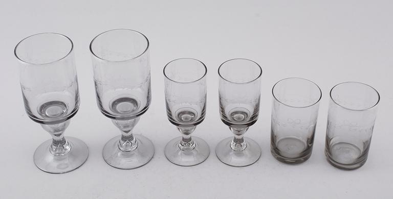 GLASSERVIS, 19 delar, röktonade, "Antik", Reijmyre, 1900-talets andra hälft.