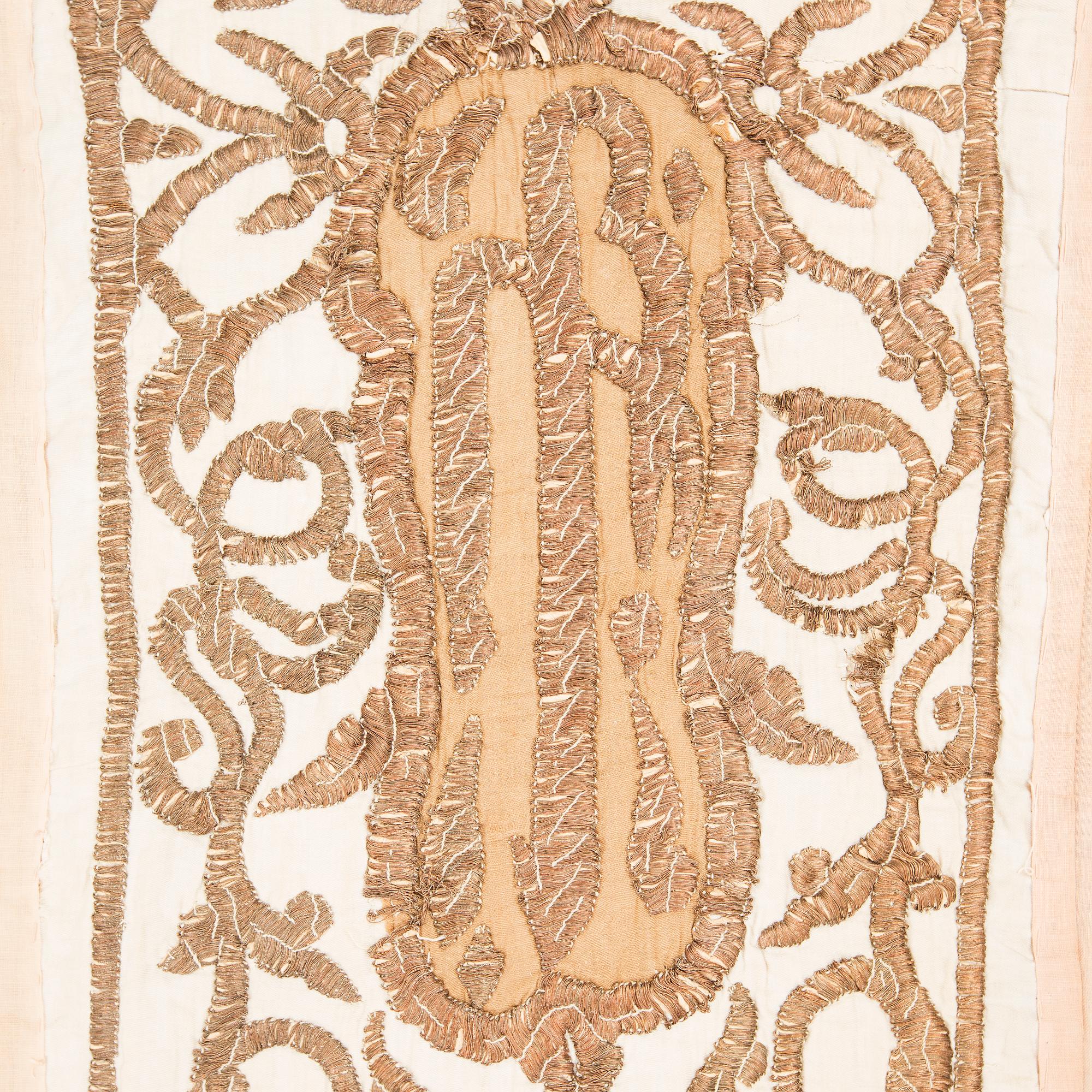 DÖRRTEXTILIER, 3 st. Sannolikt Persien, 1800-tal.