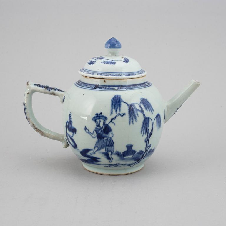 A blue and white figural teapot with cover, Qing dynasty, Qianlong (1736-95).