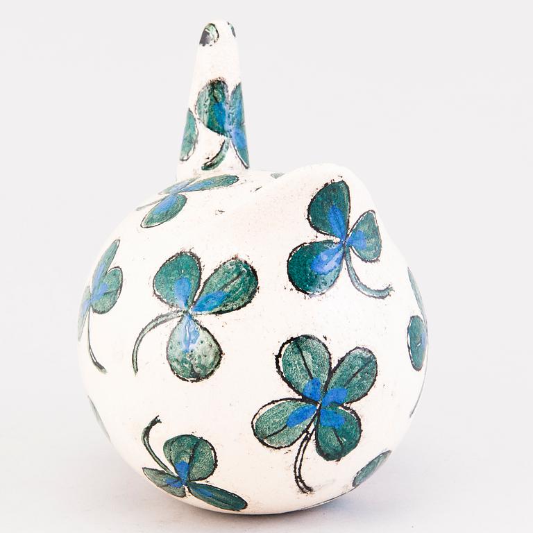 Birger Kaipiainen, A stoneware sculpture signed Kaipiainen.