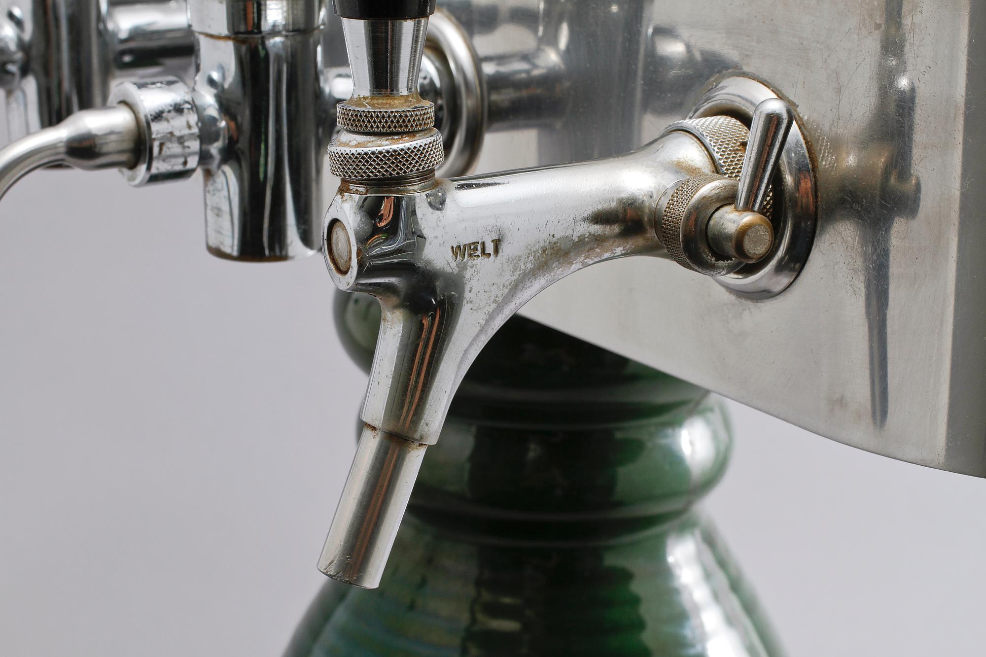 ÖLTAPP, keramik och vitmetall, 1900-talets slut.