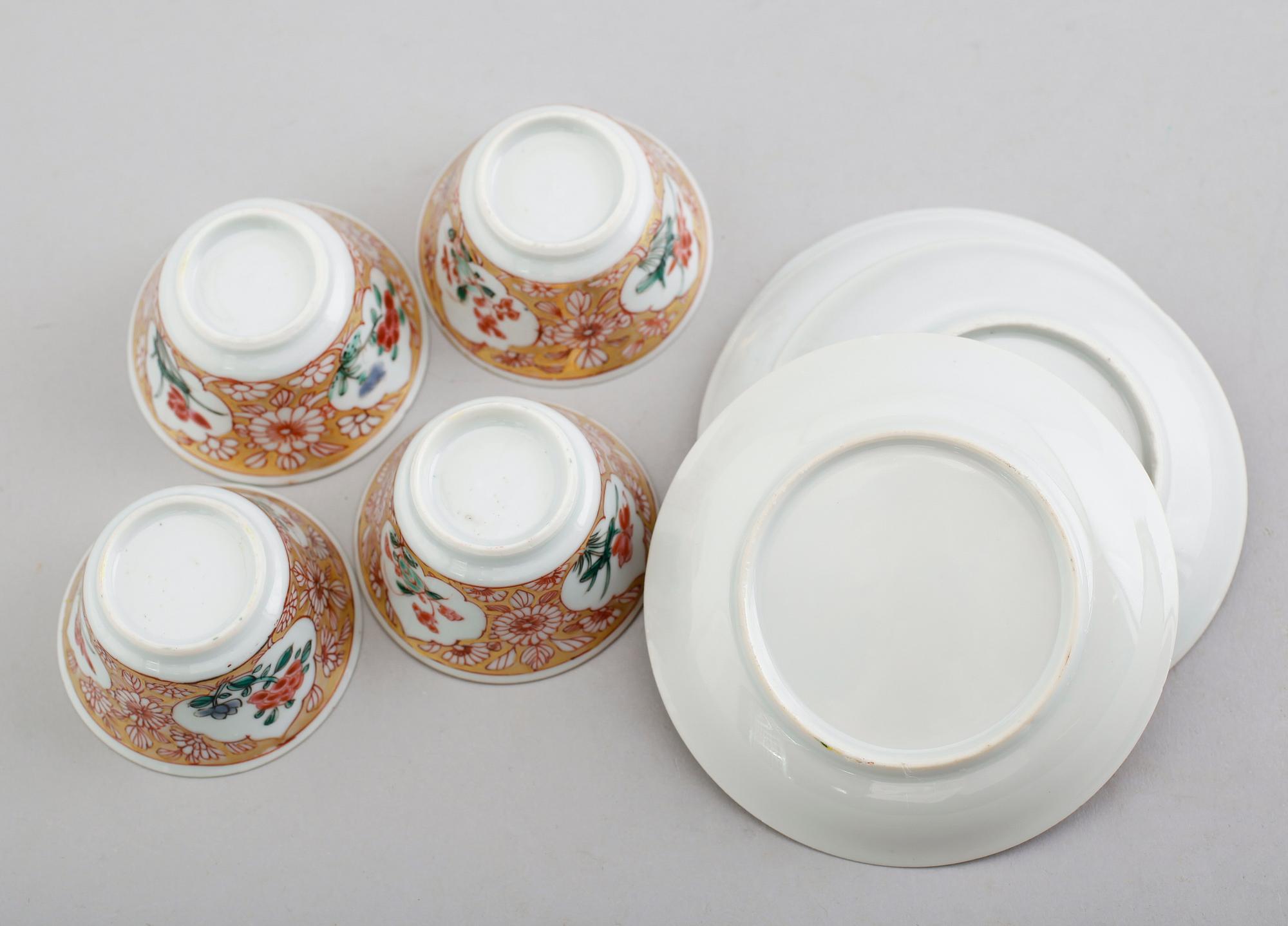 TESKÅLAR med FAT, 12  stycken, kompaniporslin. Kina, Qing dynastin, 1700-tal.