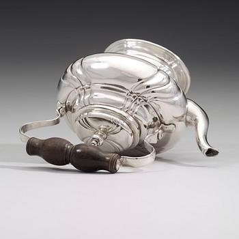 Petter Lund, tekanna, silver, Stockholm 1750, rokoko.