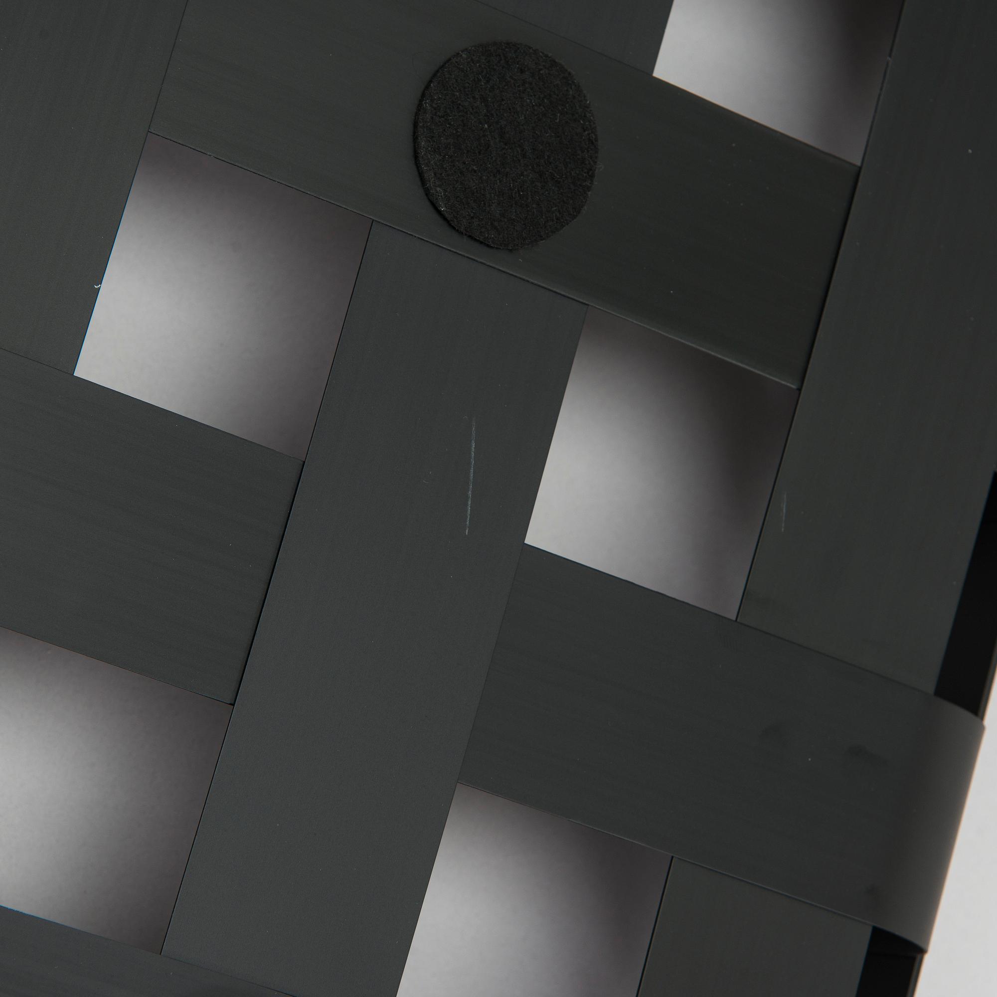 Eero Aarnio, kori, malli EA06 B "CrissCross", Alessi, 2013.