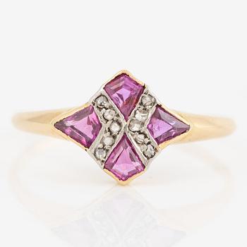Ring, 18K gold with red stones and rose-cut diamonds.