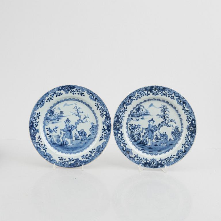 Eleven pieces of Chinese blue and white porcelain, Qing dynasty, 18th-19th century.