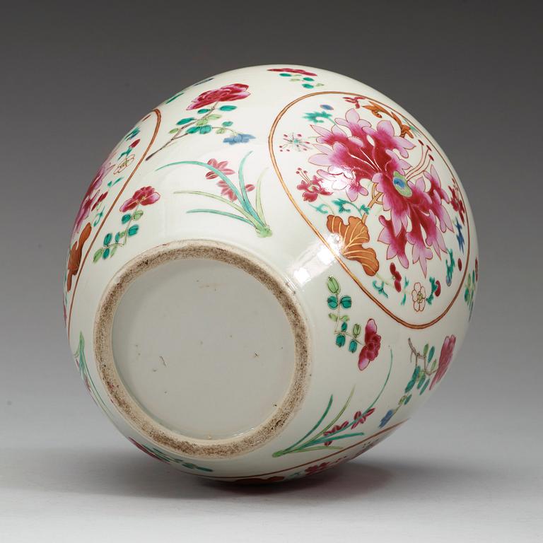 A famille rose jar, Qing dynasty, Qianlong (1736-95).