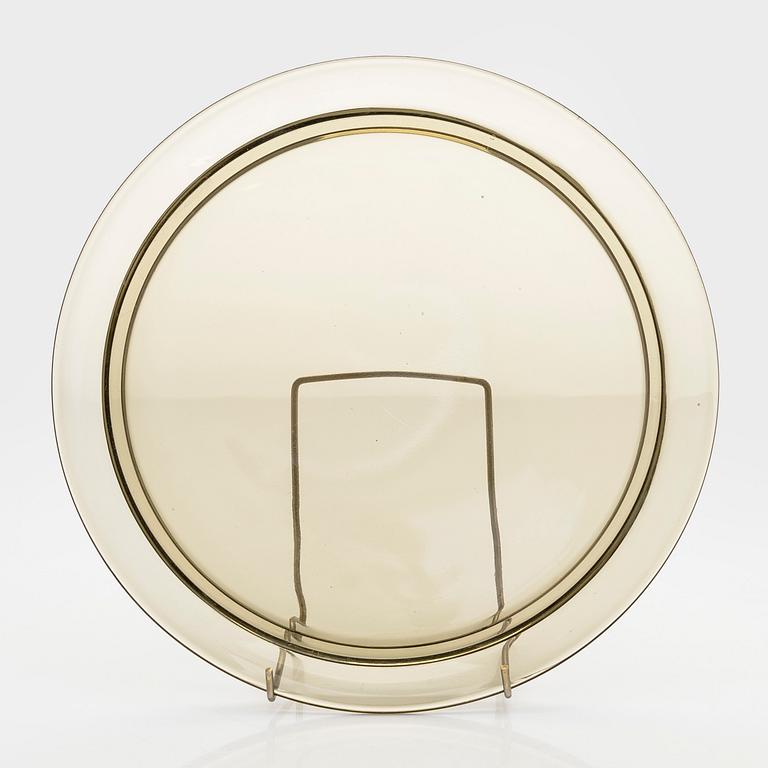 Aino Aalto, karaff och dricksglas, 8 st, "Bölgeblick" samt fat, Karhula Glasbruk 1930-tal.