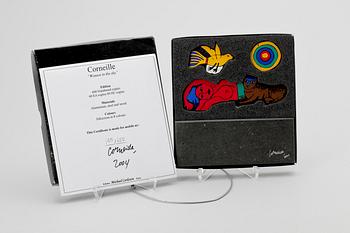 BEVERLOO CORNEILLE, bordsmobil sign, dat o numr 145/600, 2004, samt bok A Lundkvist med illustration av Corneille, 1998.