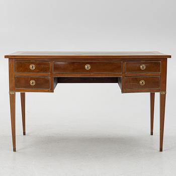 A Georgian style desk, early 20th century.