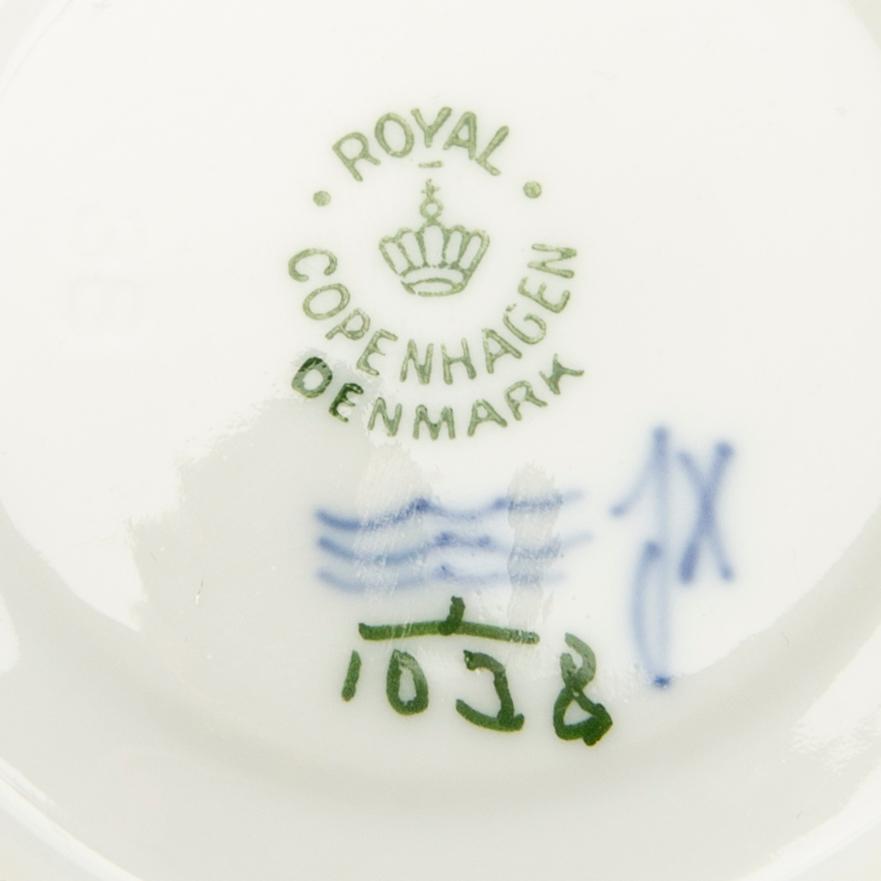 SERVIS 12+1 delar,  Musselmalet halvblonde Royal Copenhagen porslin 1900-talets senare del.