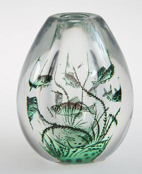 VAS, glas. "Fiskgraal", Edward Hald, Orrefors, Sweden, 1948-49.