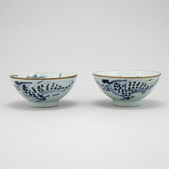 A pair of blue and white Japanese porcelain bowls, Meiji (1868-1912), 19th century.