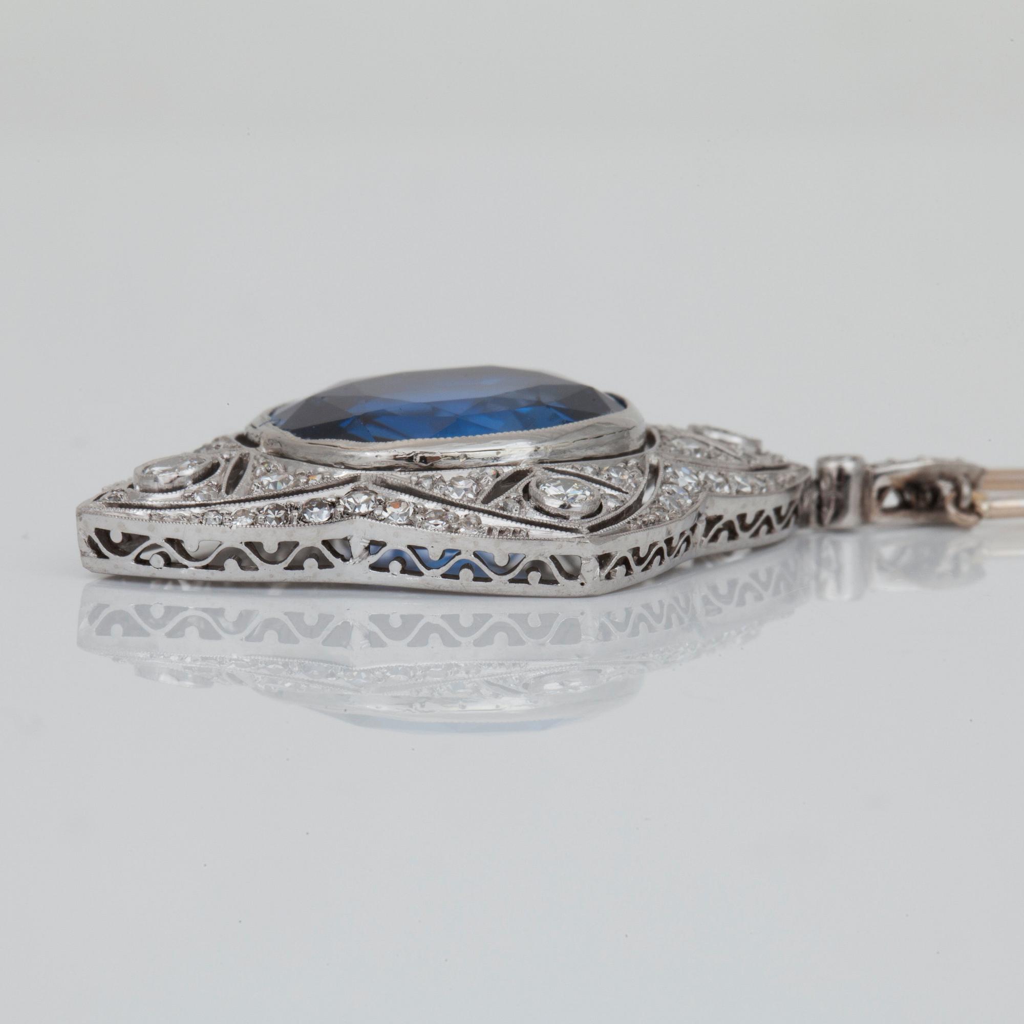 COLLIER med obehandlad ceylonsafir, 14.92 ct, samt äldre slipade diamanter.