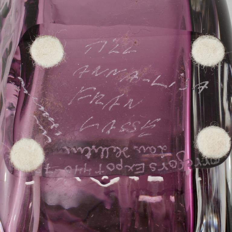 VAS, glas, Lars Hellsten, Orrefors, 1900-talets andra hälft.