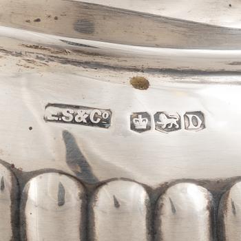 Te- och kaffeservis, 3 delar, samt sockerskål, silver, bl a E. Silver & Co, Sheffield, England 1946-47.