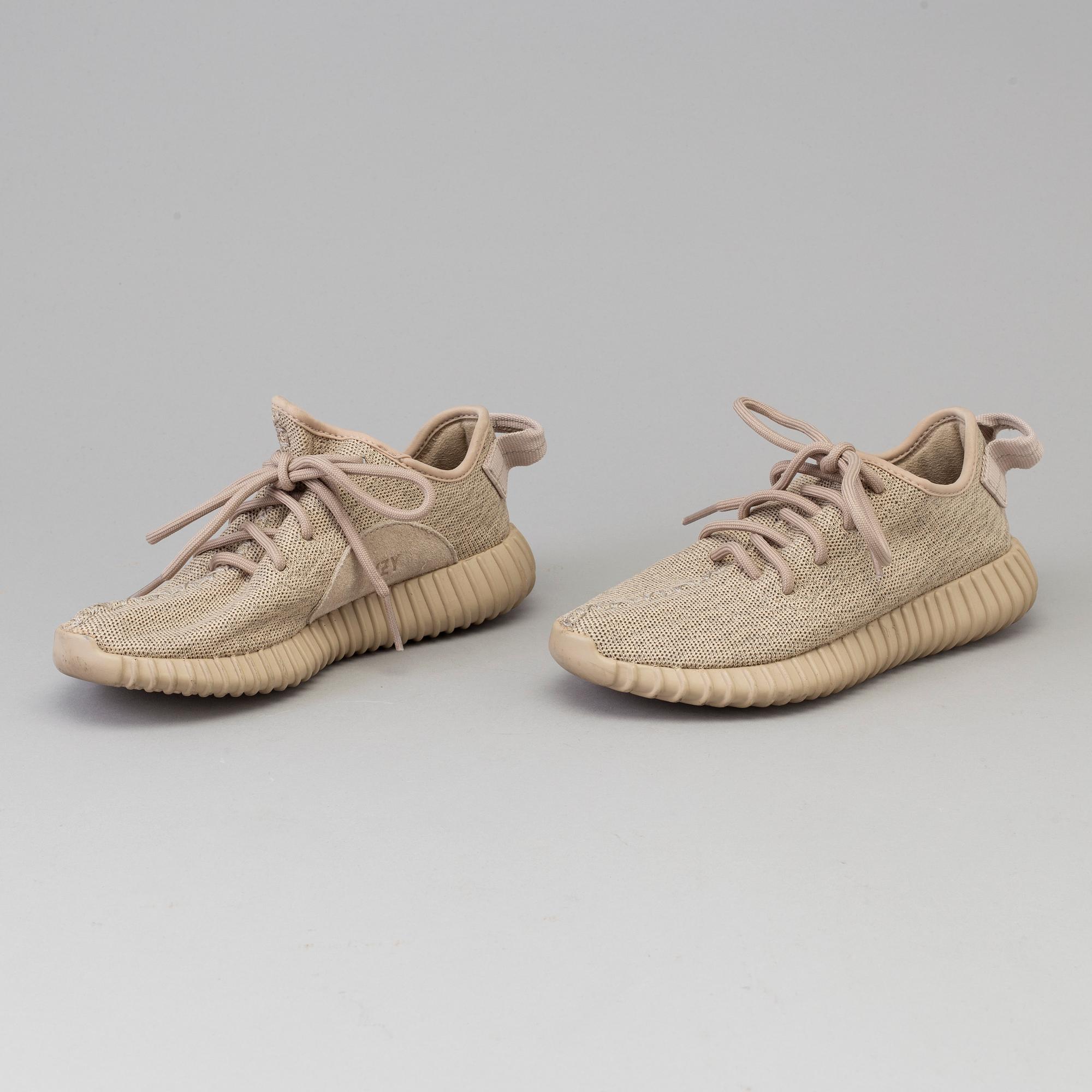 Adidas Yeezy Boost 350 Oxford tan.