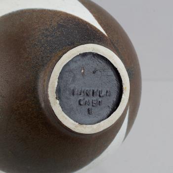 Gabi Citron-Tengborg, a set of two vases "Buckla", glazed stoneware, Gustavsberg, Sweden.