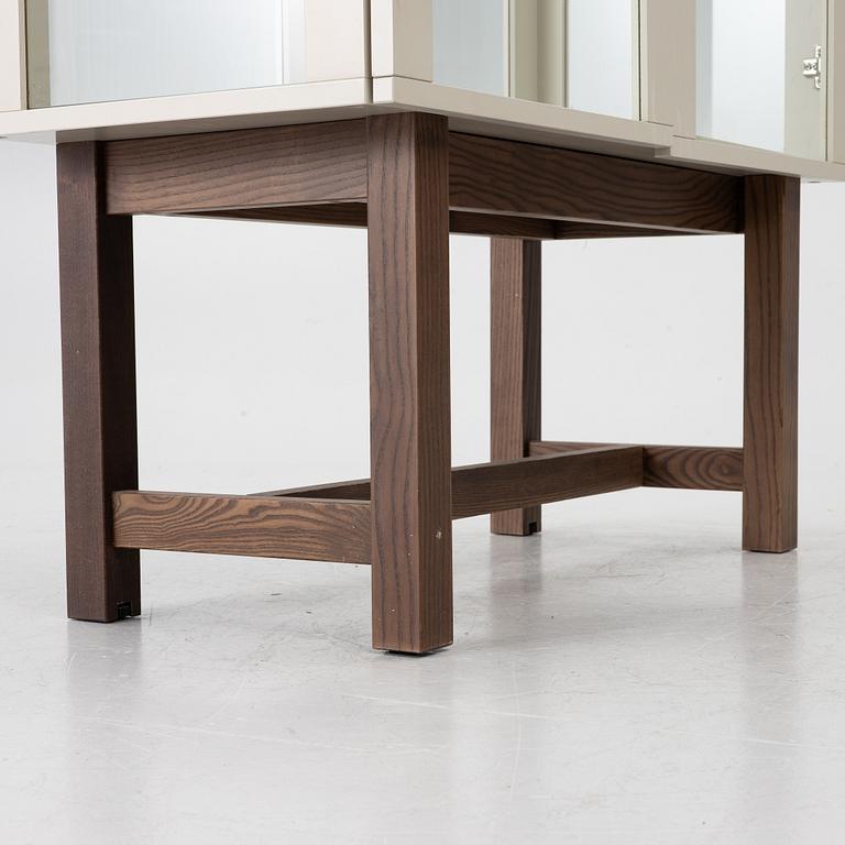 Ola Wihlborg, vitrinskåp, "Stockholm" Ikea.