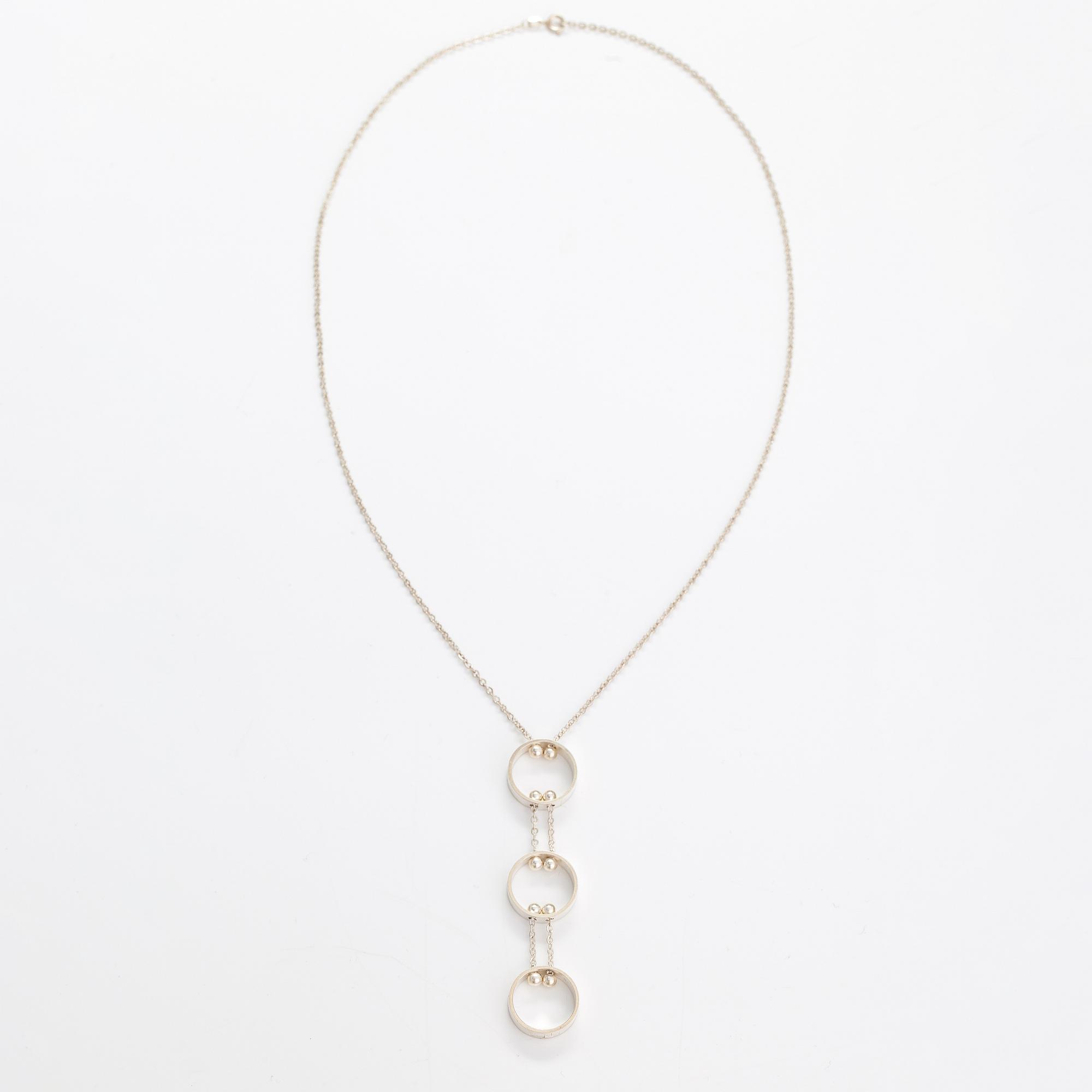 Elis Kauppi, A silver necklace. Kupittaan kulta, Turku 1966.