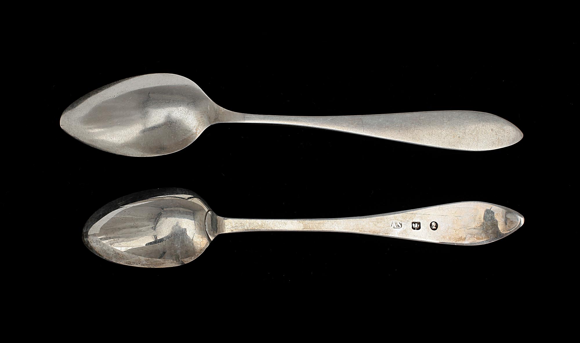 TESKEDAR, 6+8, silver, bla Österrike, 1800-tal. Totalvikt ca 200 gram.