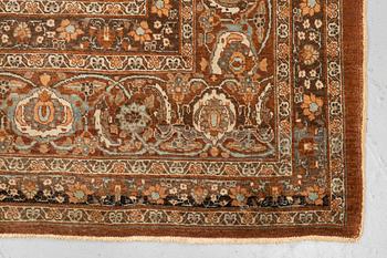 A carpet, antique Tabriz, so-called Hadjalili ca 419-394 x 323,5-308.