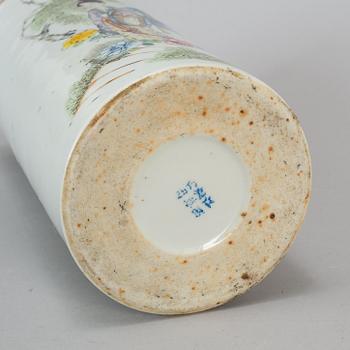 A Chinese famille rose hat stand, first half of the 20th century.