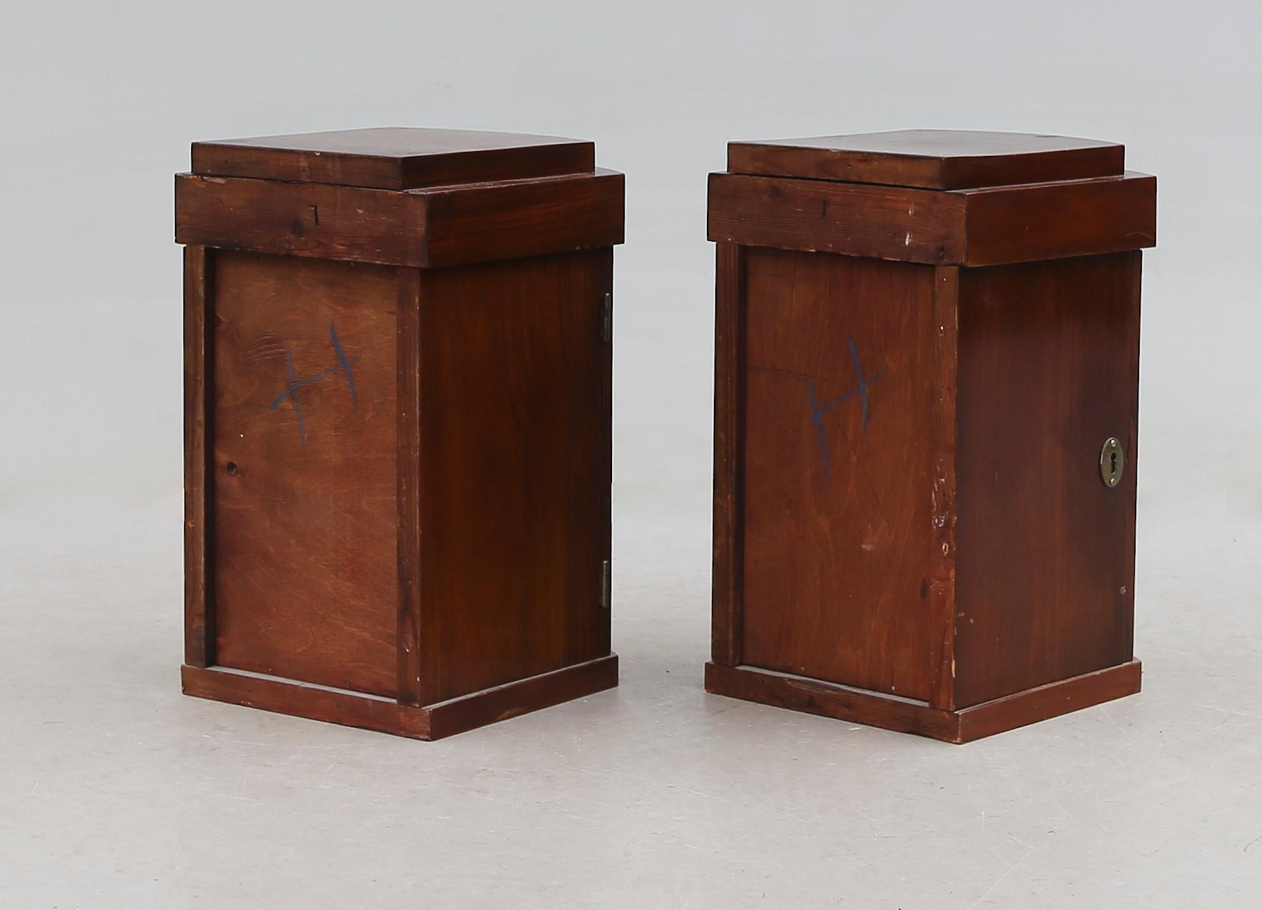 SKÅP, 1 par, 1900-talets första hälft.