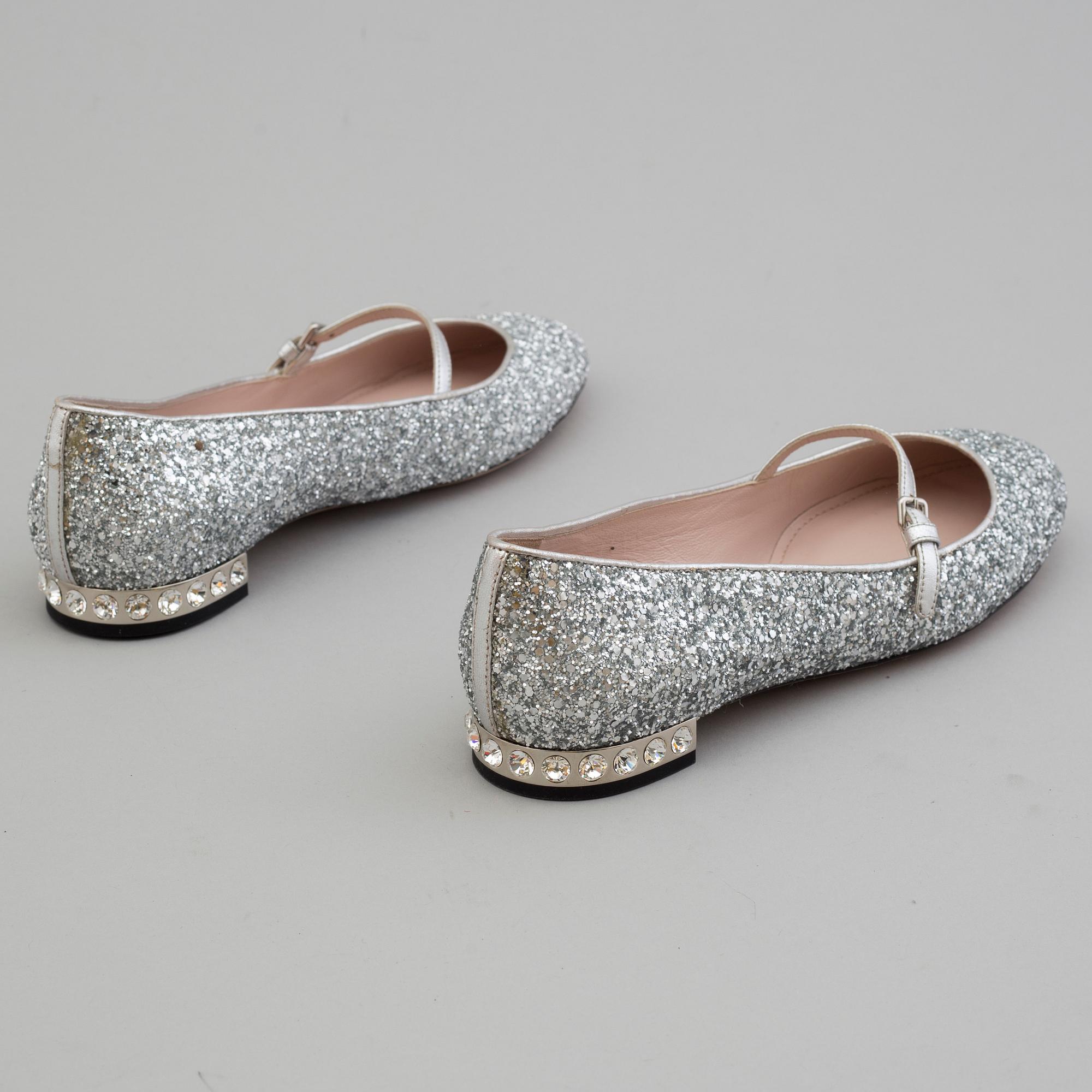 MIU MIU, ballerinaskor , storlek 38 1/2.
