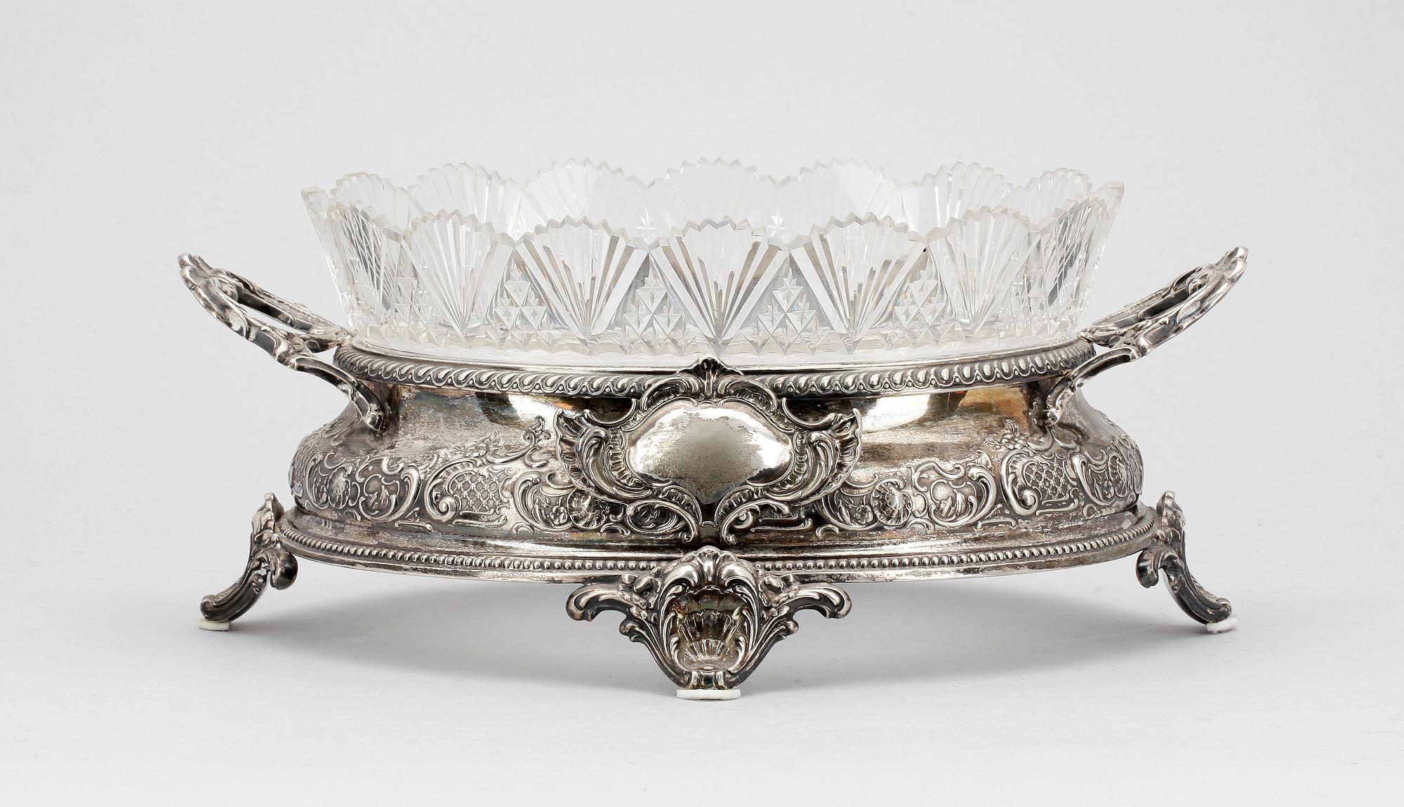JARDINIERE, silver med glasinsats. K. Anderson, Stockholm. 1896. Totalsilvervikt ca 548 g.