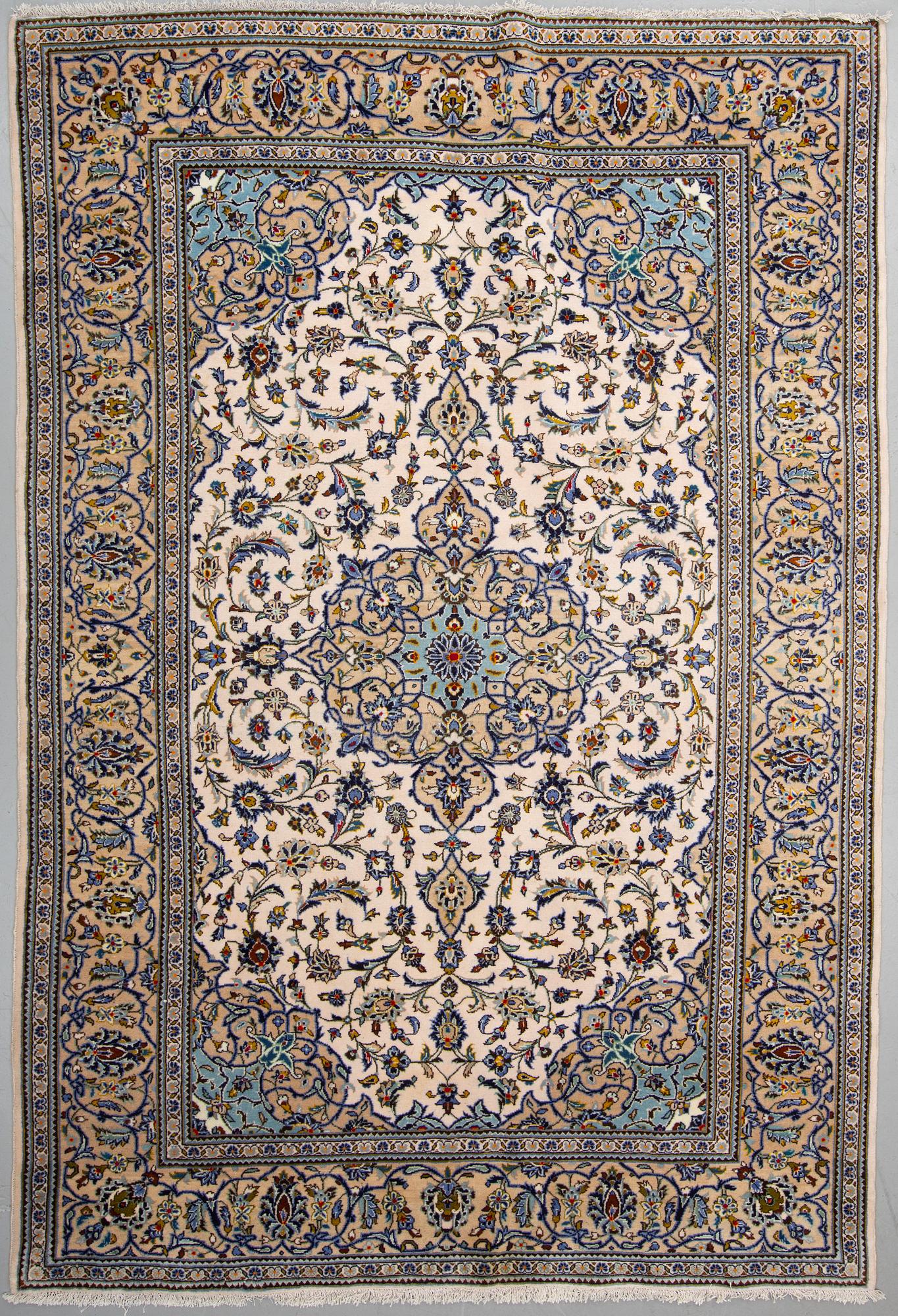 A CARPET, Kashan. 355 x 238 cm.