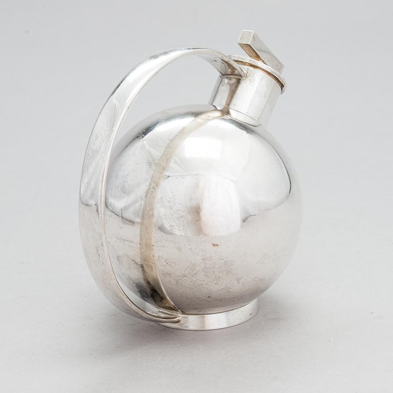 Sylvia Stave, cocktail shaker, hopeaa, leimattu PV ja suomalaisilla tarkastusleimoila, Tillander Helsinki 1955.