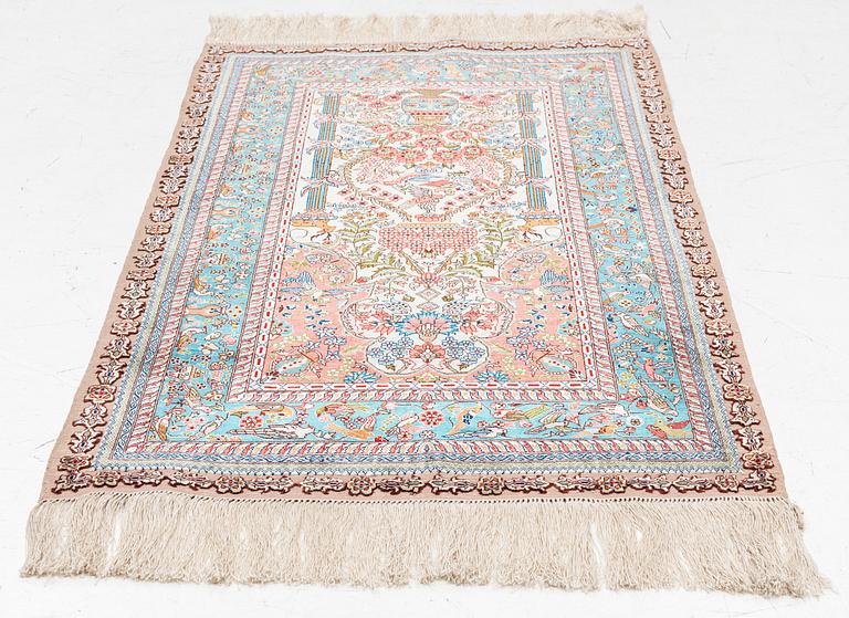 Rug, Hereke design, silk, approx. 122x77 cm.