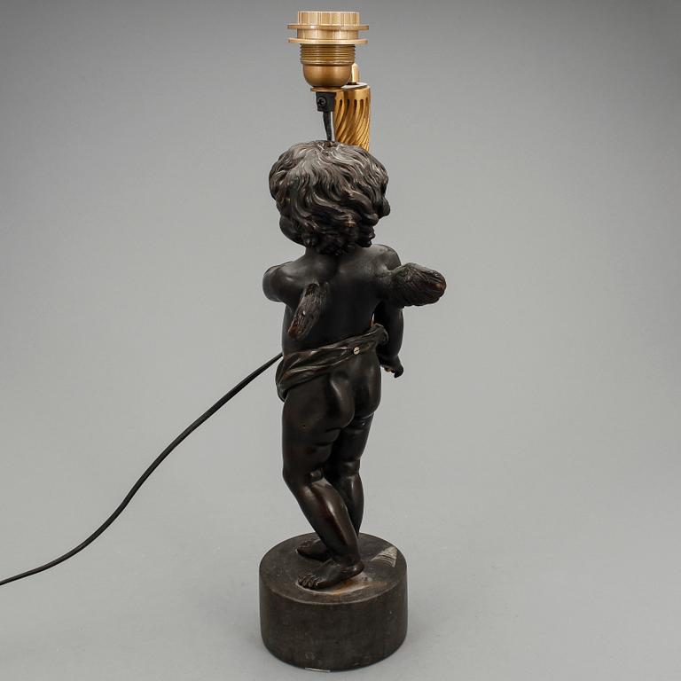 BORDSARMATURER, ett par, brons, Louis XVI-stil, 1900-tal.