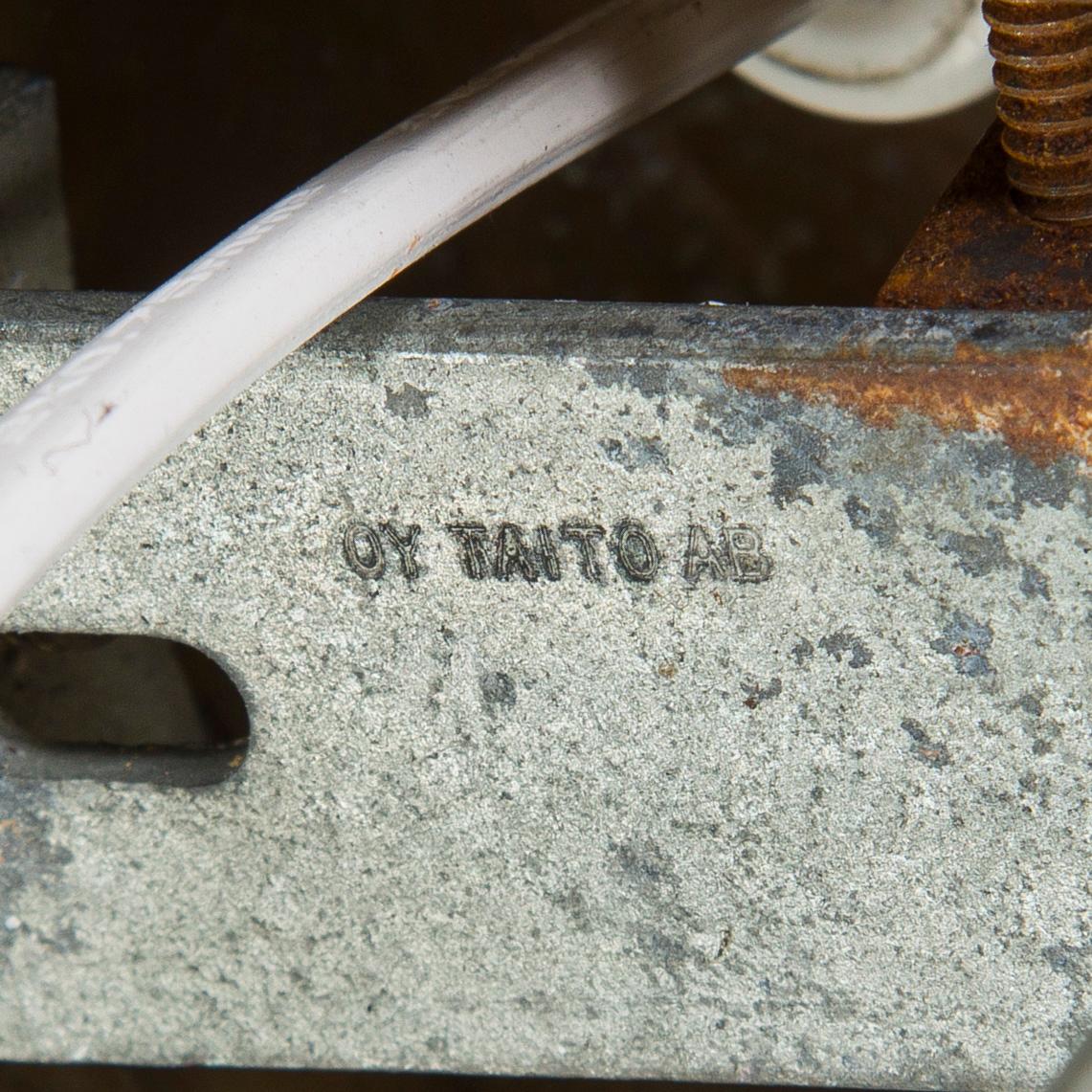 Paavo Tynell, kattovalaisin, malli A1965 Taito 1900-luvun puoliväli.