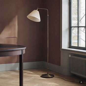 A functionalist floor lamp, 1930s.