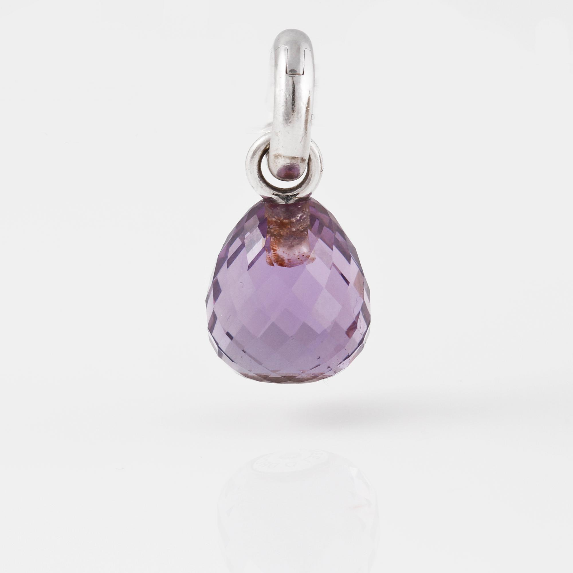 BERLOCK, 18K vitguld med briljantslipad diamant och fasettslipad ametist, "Sweet drops", Ole Lynggaard. Vikt 4,0 gram.
