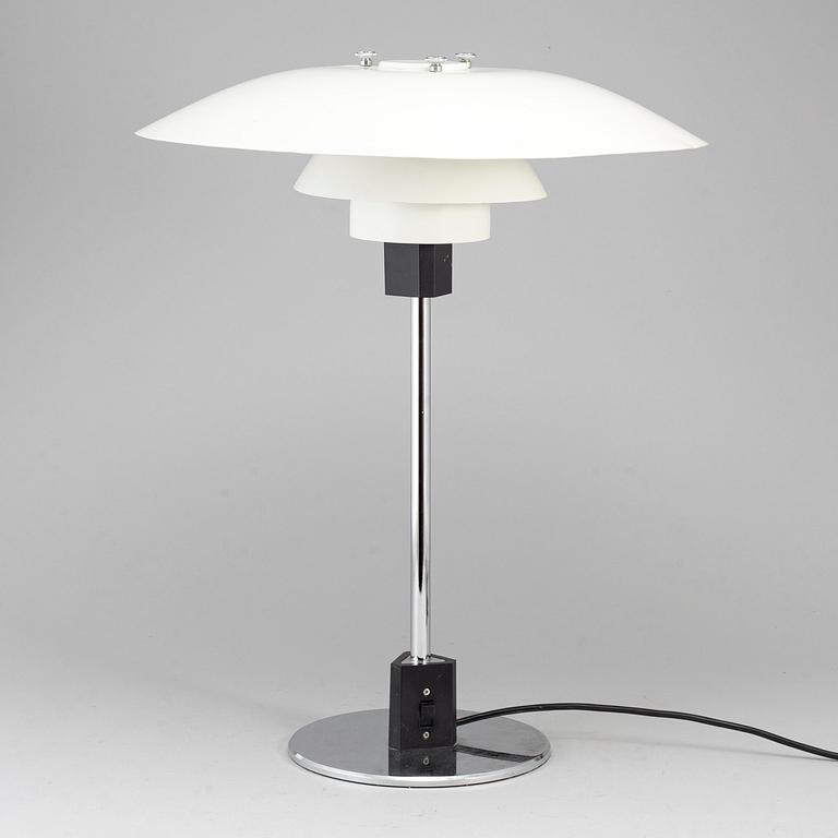 POUL HENNINGSEN, bordslampa, "PH-4/3", Louis Poulsen, Danmark, 1900-talets slut.