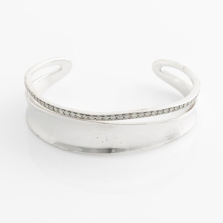 Georg Jensen, bangle bracelet, "Marcia", rhodium-plated sterling silver with brilliant-cut diamonds.