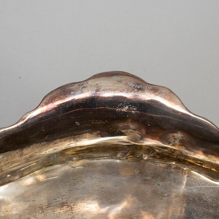 An early 20th century silverplate jardiniere.