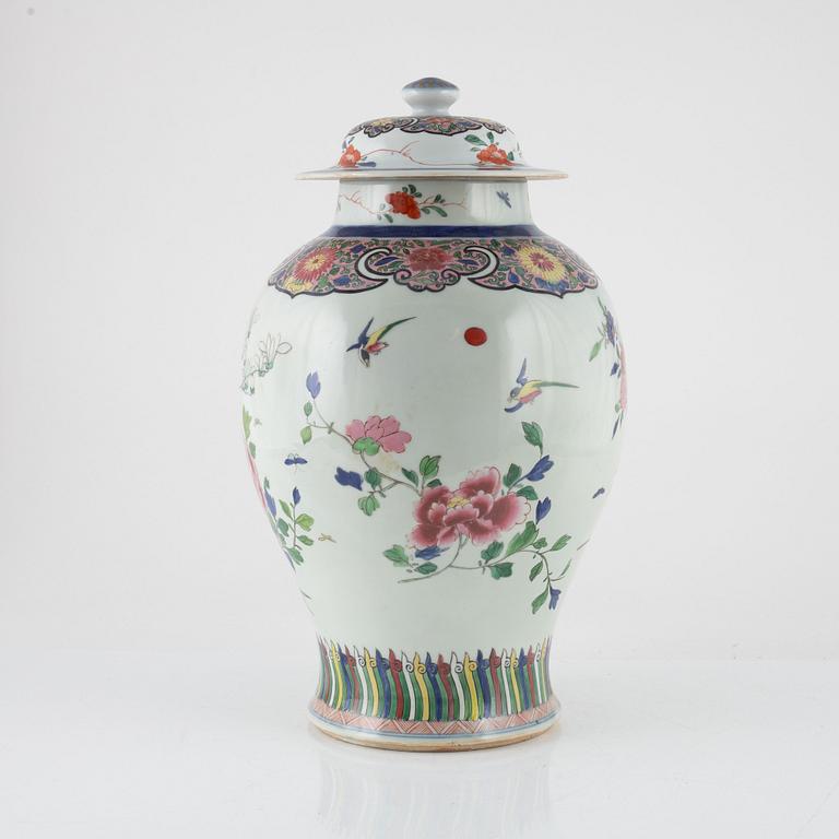 A lidded urn, Chinese style, Samson, France, late 19th century.