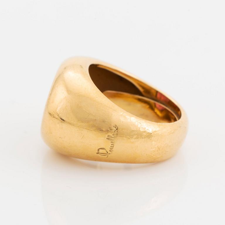 Pomellato ring 18K guld med en cabochonslipad rubelit.